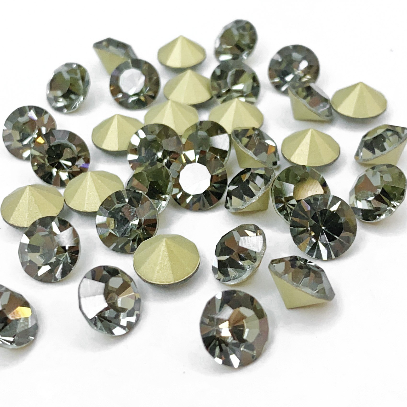 Strass Black Diamond – Oktant – Ornatos Bijuterias